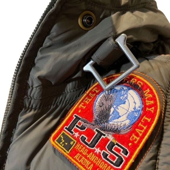Parajumpers Rare Italian Import Down Vest Hooded Zip Patches Women's Size Small - Picture 3 of 16